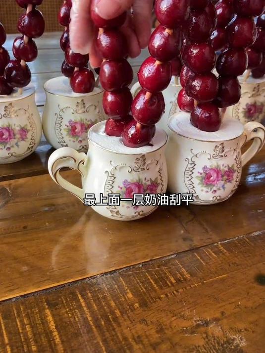 春节了就得给朋友来一份精致围炉煮茶搭配美美的洛丽塔蛋糕