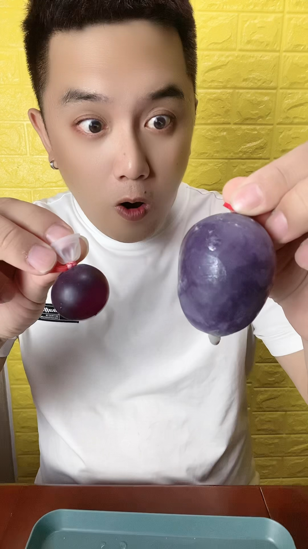 紫色气球冰激凌