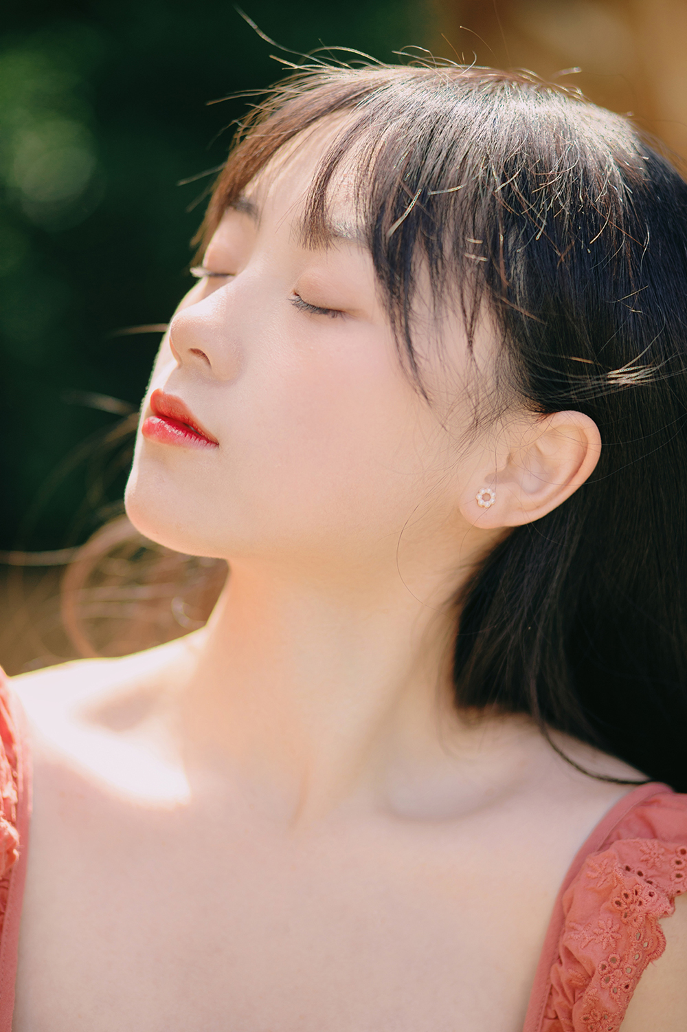 图片[5]-夏日阳光下的女孩-六色网