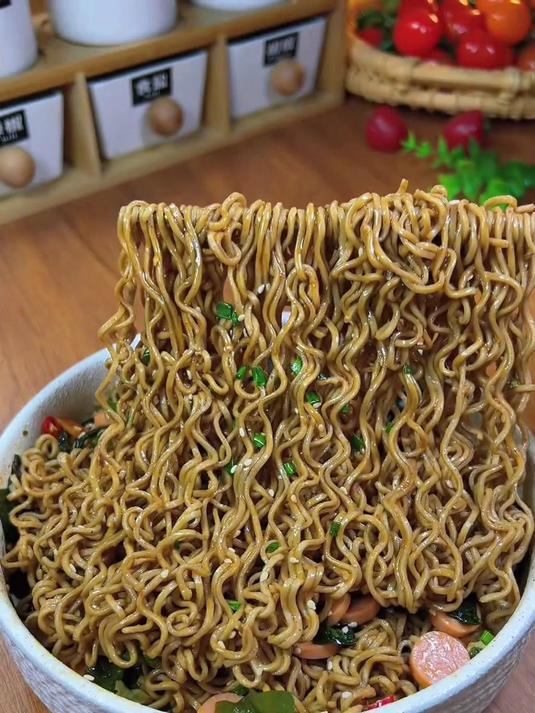 低脂非油炸,这碗免煮荞麦面太方便