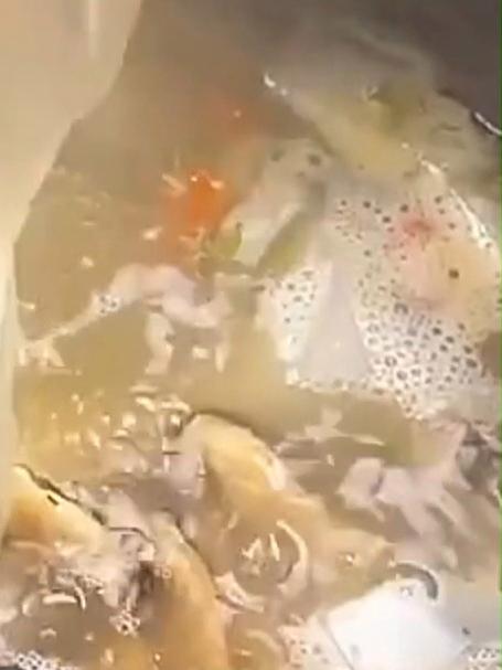 奶奶传下的方子：淡菜干煲汤，强筋健骨味道鲜