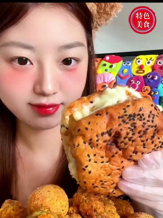 畅姐饿了,汉堡芝士雪花炸鸡,这一口真哇塞!