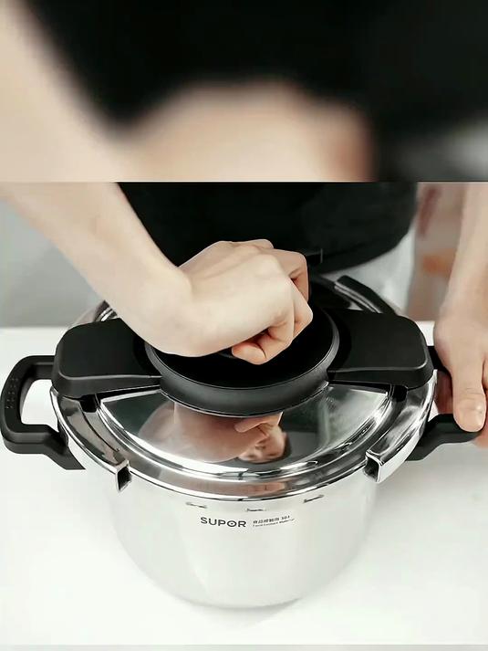 苏泊尔高压锅d22e17,锅盖还可以360度任意旋转
