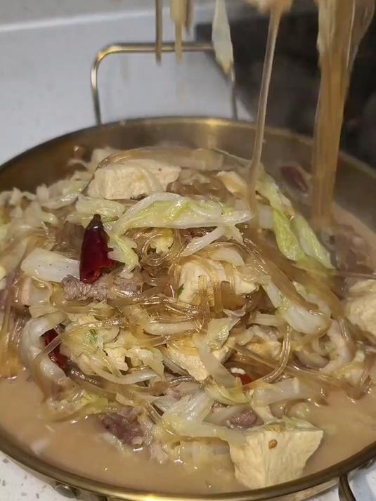 东北大炖菜，猪肉，粉条，白菜炖冻豆腐教程来了