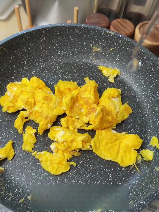 高蛋白低卡款,菠菜鸡蛋豆腐汤超赞