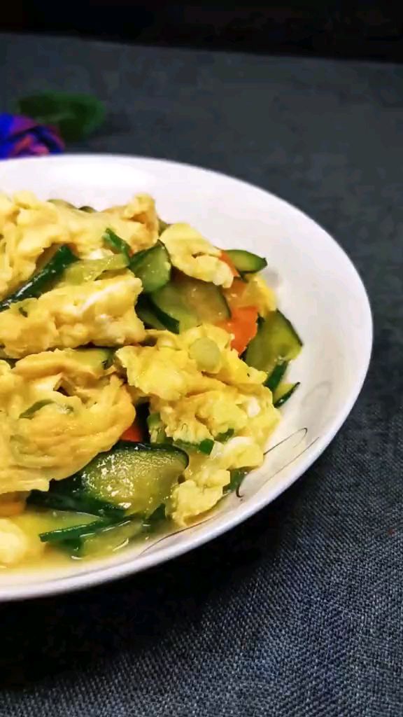 黄瓜炒鸡蛋,先炒黄瓜还是先炒鸡蛋你知道吗?