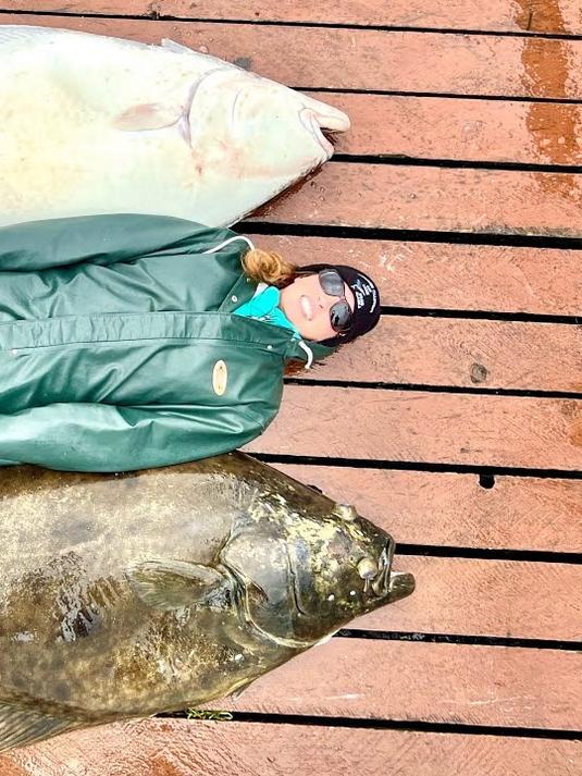 #优质视频激励计划#这才叫专业!老外分割大比目鱼丝滑到离谱。#杀鱼技术##赶海##解压#