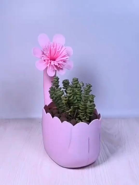 洗衣液瓶变废为宝做花盆 手工 手工花盆 手工制作