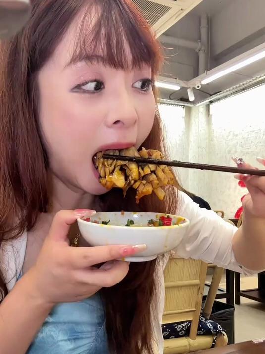 合肥 1912 街区藏狠活！这家超辣鱼火锅，辣到上头还想狂炫～