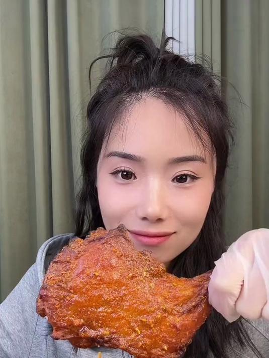 炸串来啦先来个大鸡腿解解馋嫩烀的口感真好的吃