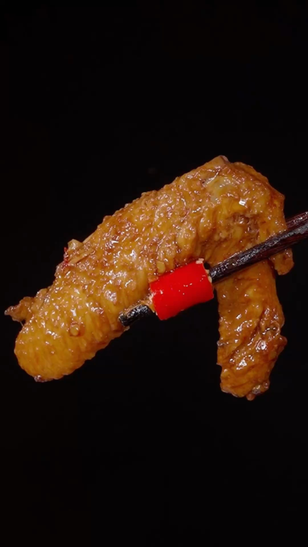 如果你吃饭没有胃口,那你就做这道红烧辣子鸡,连汤汁都能拌三碗大米饭