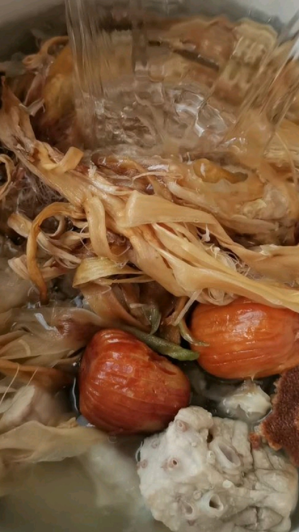 猪肺煲霸王花汤!清肝润肺