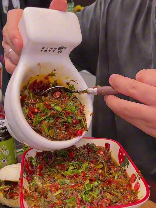 含膳食纤维香菜酱,帮助消化又下饭,老人吃得香