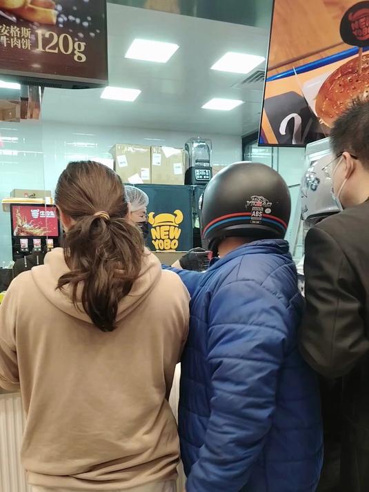 手工汉堡哪家强?牛约堡好吃到称王