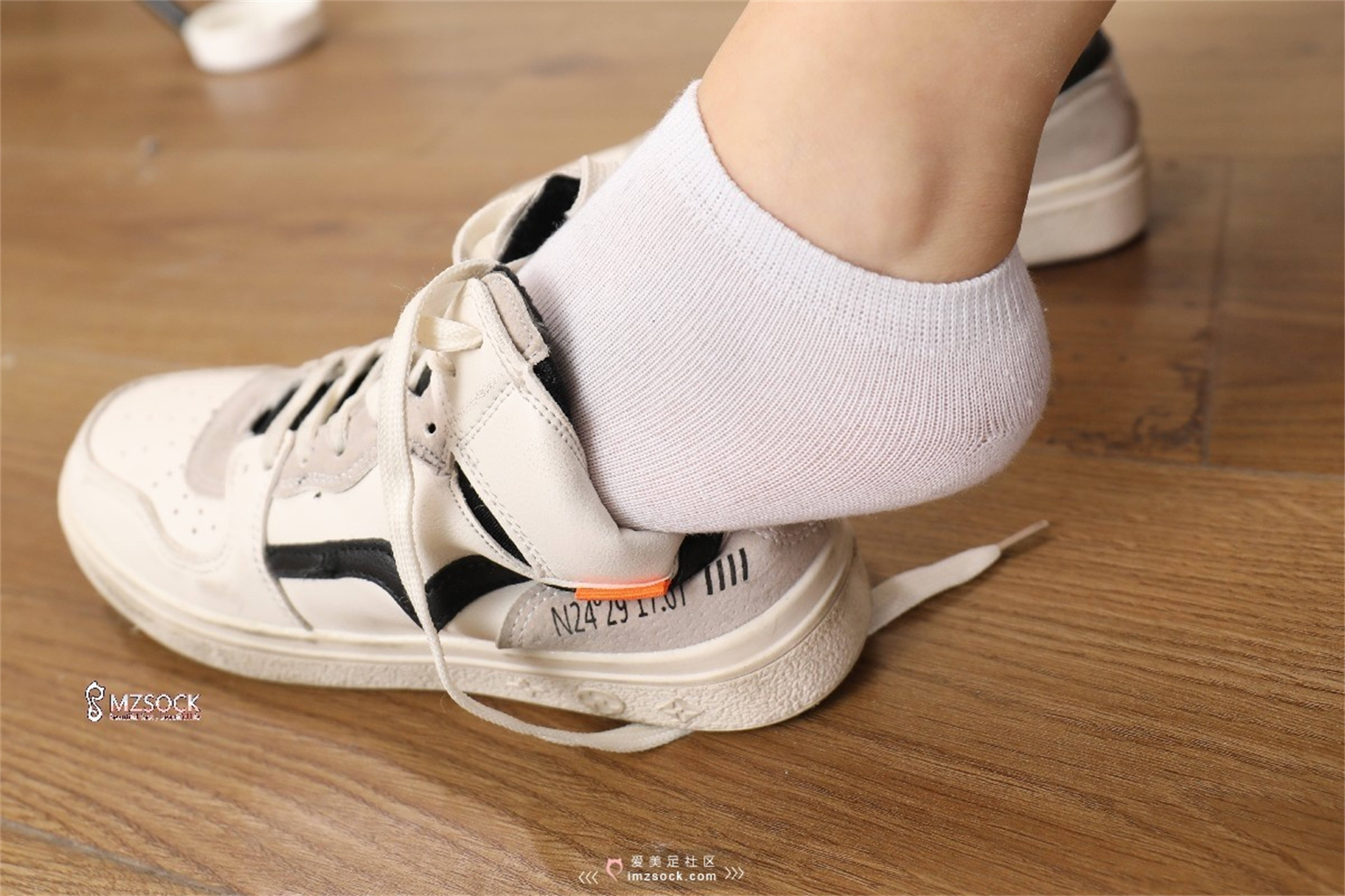 图片[13]-[MZSOCK]爱美足 NO.070 Ella![84P201M]-六色网