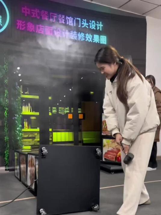 各行各业灯箱都可以定做，包含设计打印画面