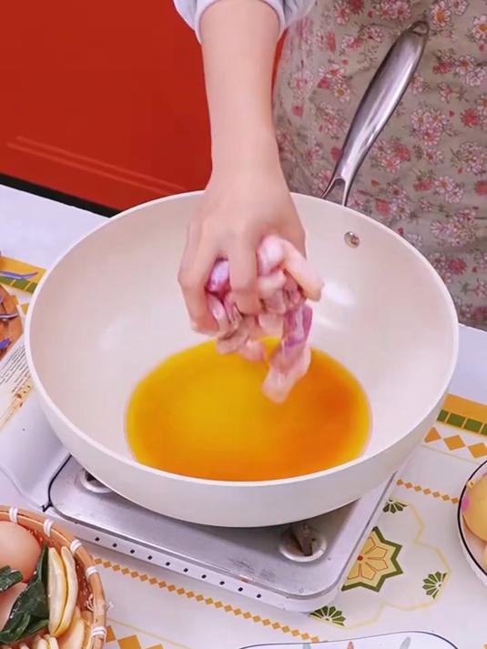 「超值之选」这款鹅卵石陶瓷不粘锅，陶瓷釉材质炒菜超棒