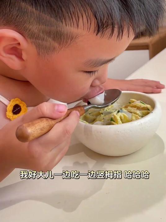 这个夏天被点已经数不清多少次的冬瓜粉丝鱼丸汤又上桌了