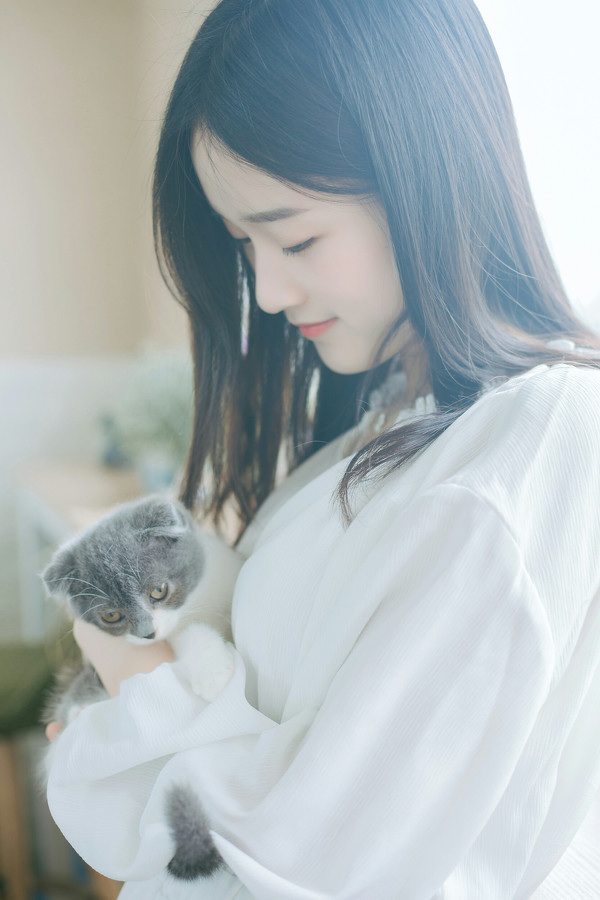 图片[3]-少女和猫-六色网