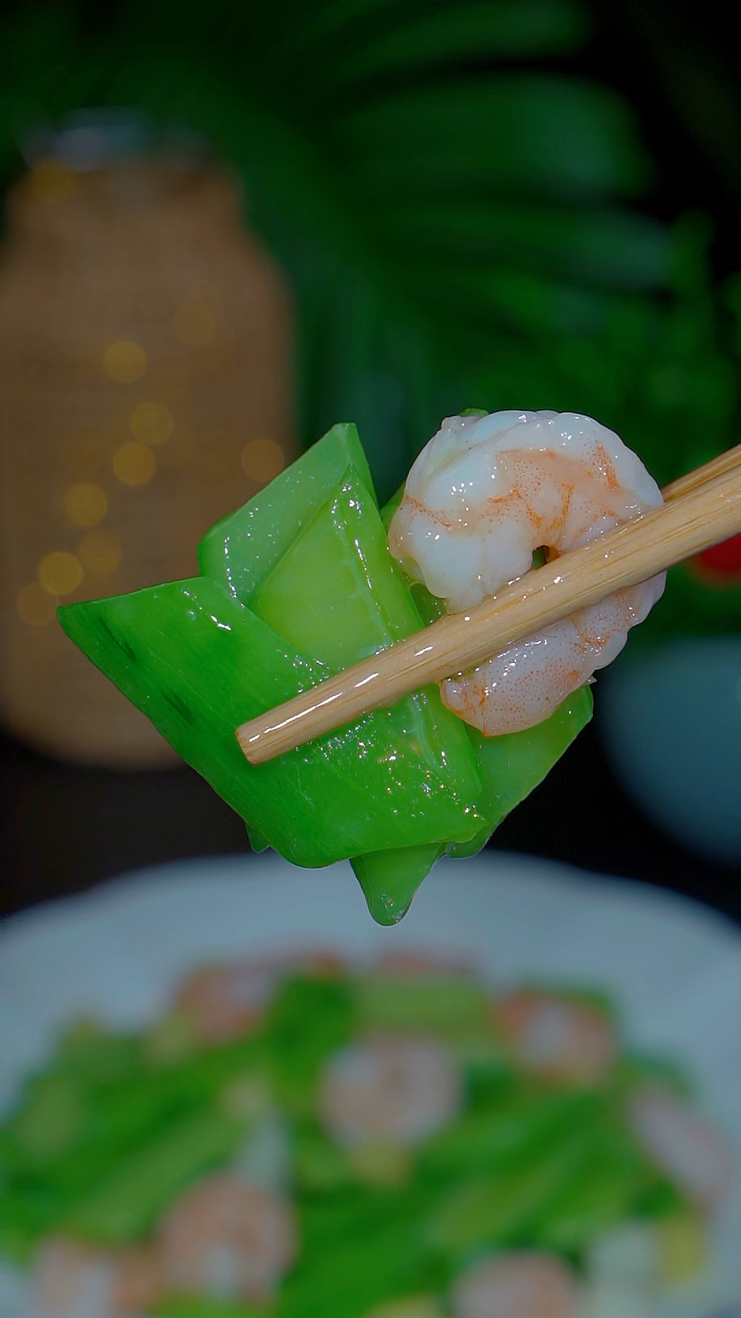 炎热的夏天,一定要给家人做这道青瓜炒虾仁,好吃不油腻!