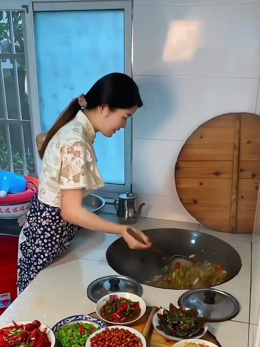 自从有了这个小炒酱 秒变大厨做出来的菜大人小孩都爱吃