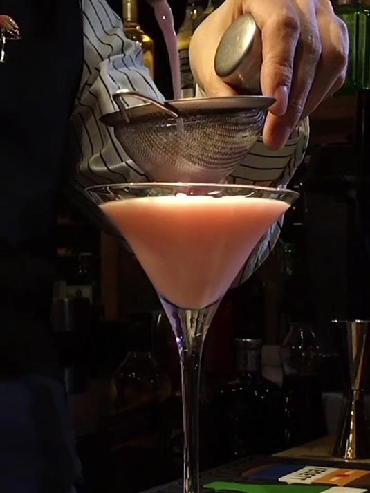 红粉佳人 可以称之为女士鸡尾酒 无一例外都比较受女士喜爱