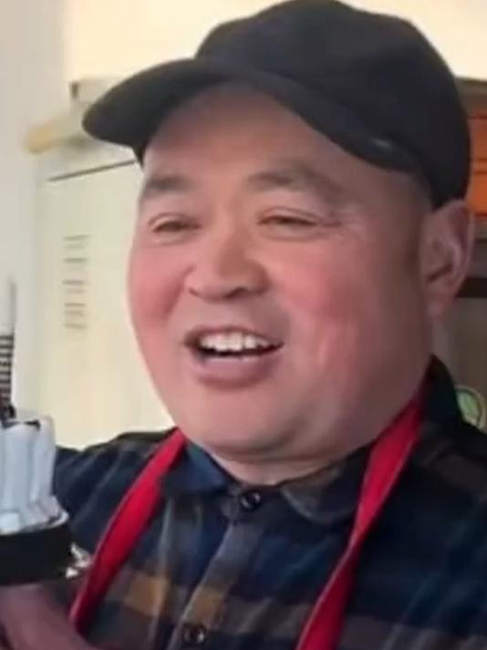 河南大叔在村里开蛋糕房性价比拉满!六寸蛋糕仅要29.9元