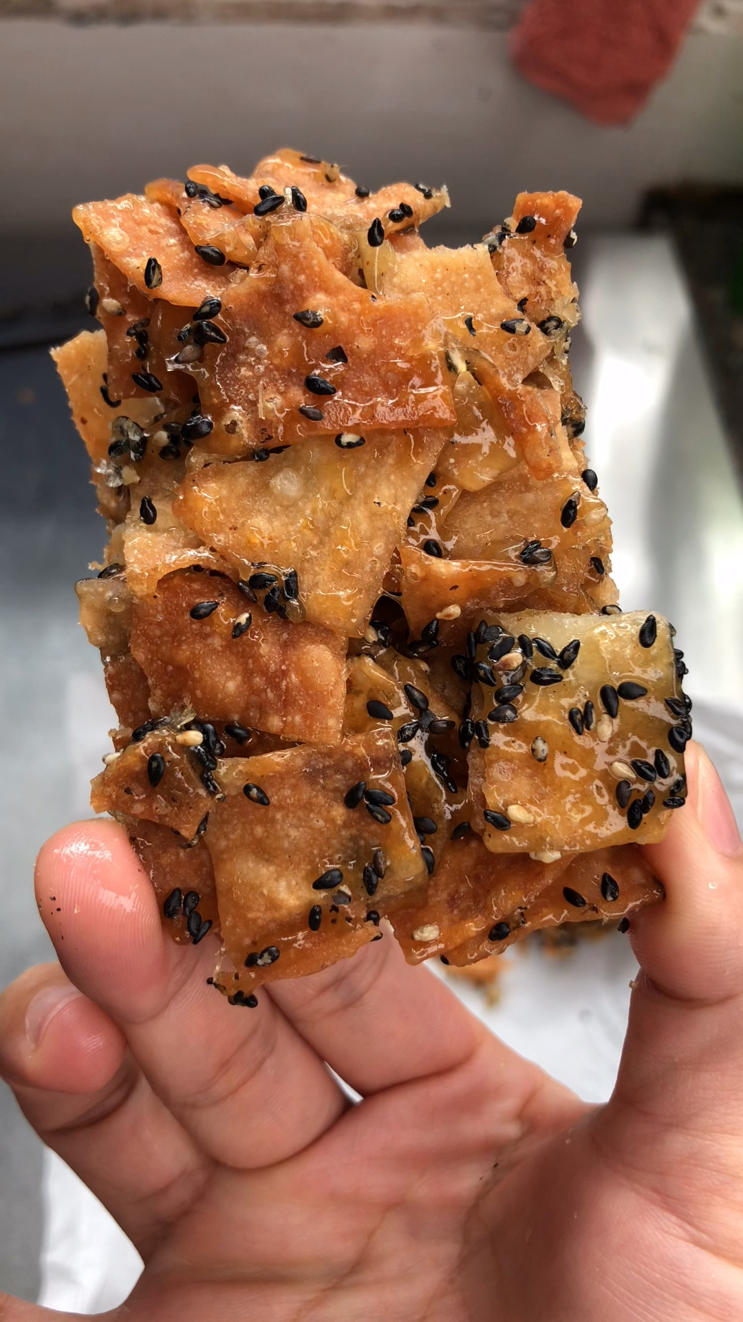 小时候爱吃的硬脆沙琪玛 用饺子皮就可以做 味道简直一摸一样