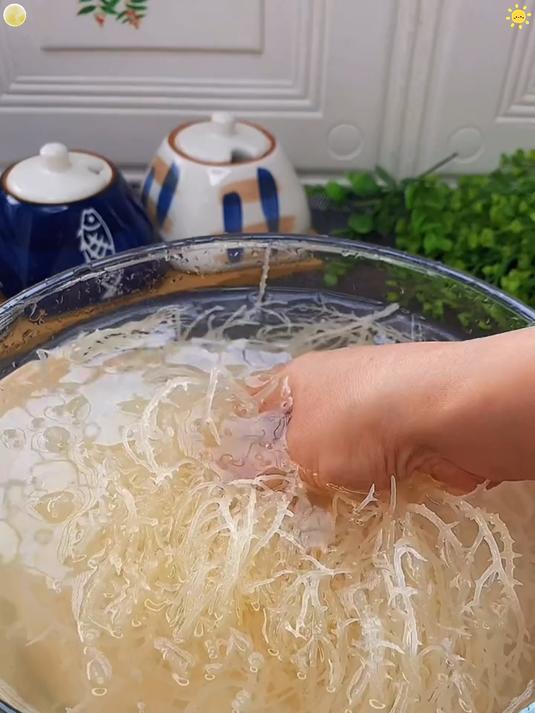 凉拌龙须菜拌上一大盆清脆爽口太解馋了