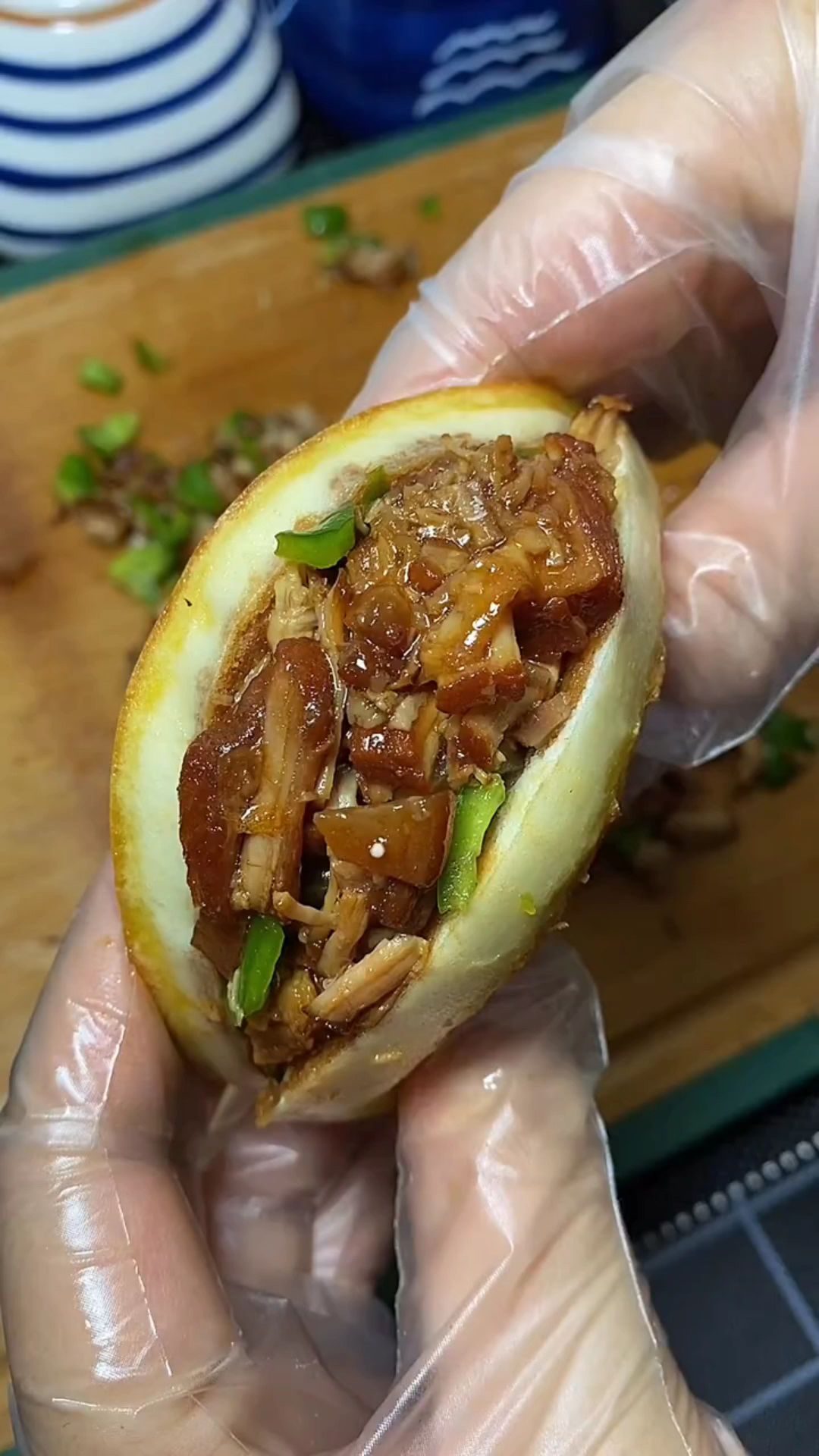 肉夹馍的做法,肉夹馍的做法及配料?