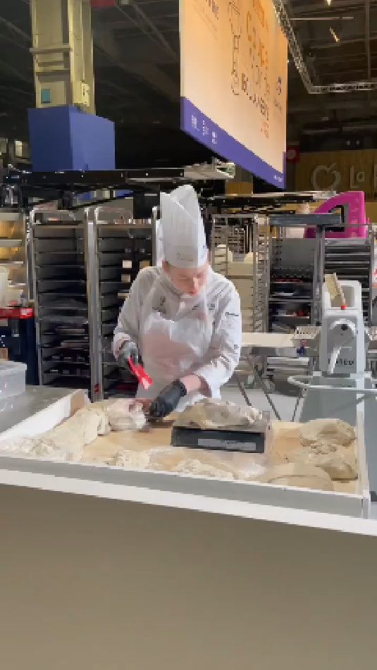 漂亮的丹麦女面包师