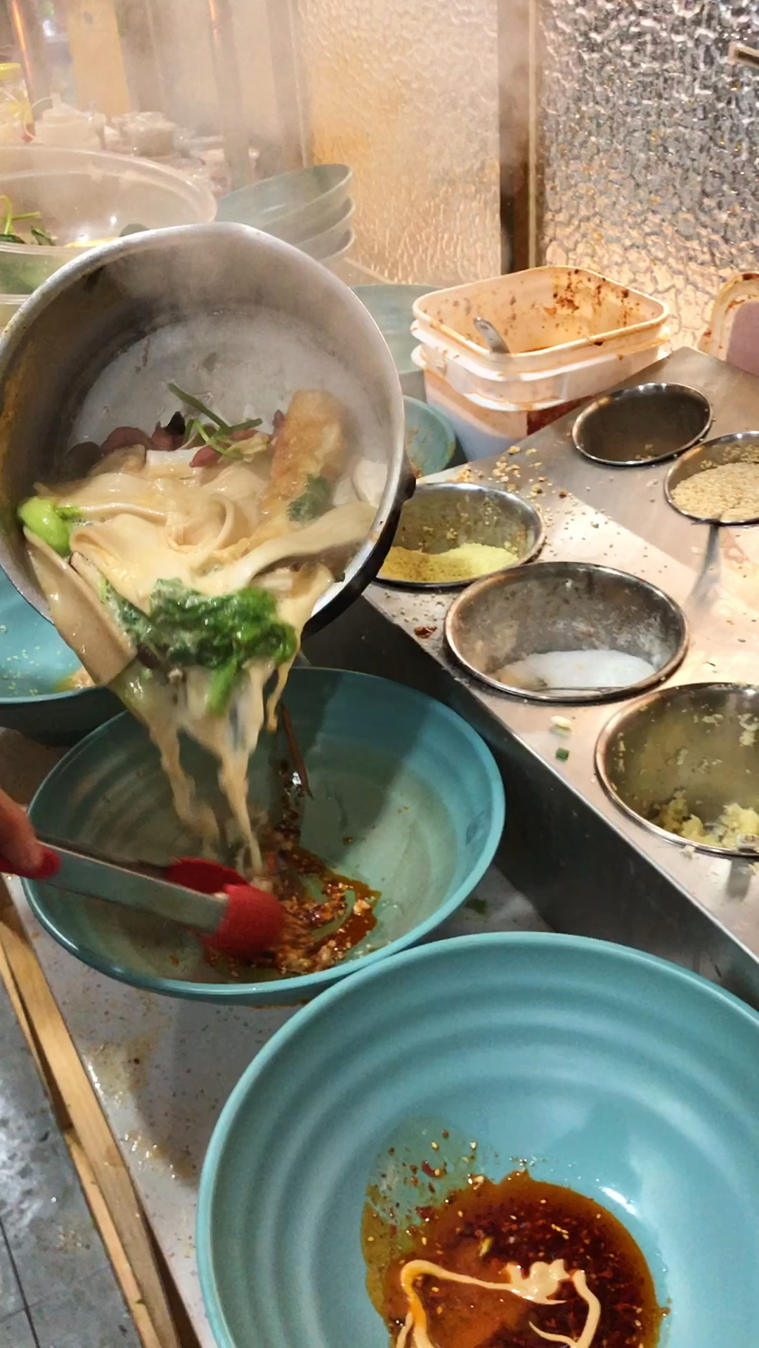 3分钟就能搞定的麻辣烫,研制8年的汤底配方,开店经验无保留传授