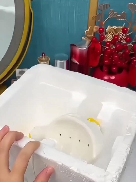 洗手台放个鸭子戏水,有情趣超有趣,还是沥水的,放肥皂也实用