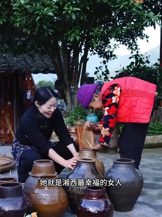 这个外婆菜咸香脆嫩随便炒一炒就是好吃的下饭菜平时不知道吃什么的时候可以试试