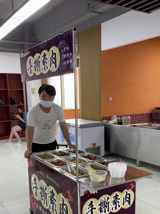 手撕素肉适合夜市摆摊吗?做法不复杂,关键看味道!