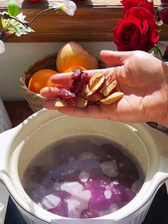 中老年人补钙！紫薯燕麦粥搭配牛奶，钙吸收翻倍