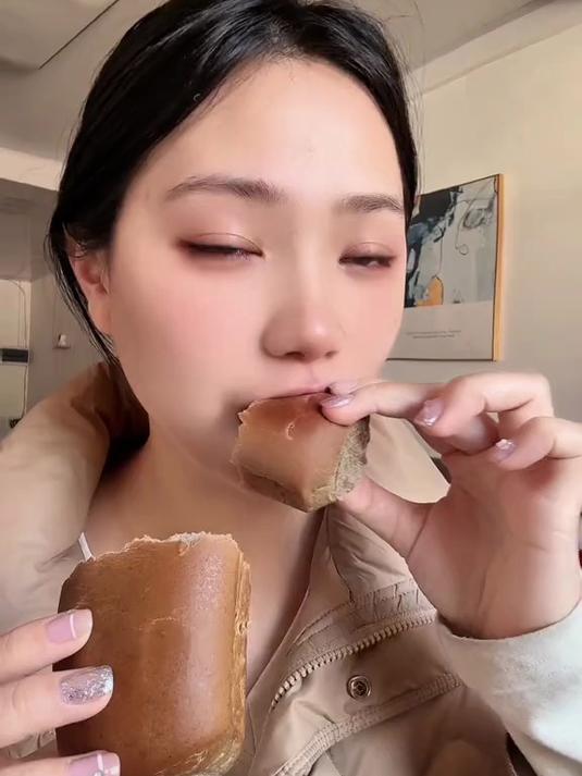 每天睡到自然醒,怀孕后我就把早餐主食换成了粗粮养麦面包