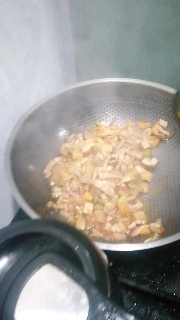 #简单做菜,榨菜豆干洋葱炒肉丝