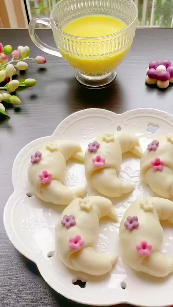 花样面食#蜜豆牛角包