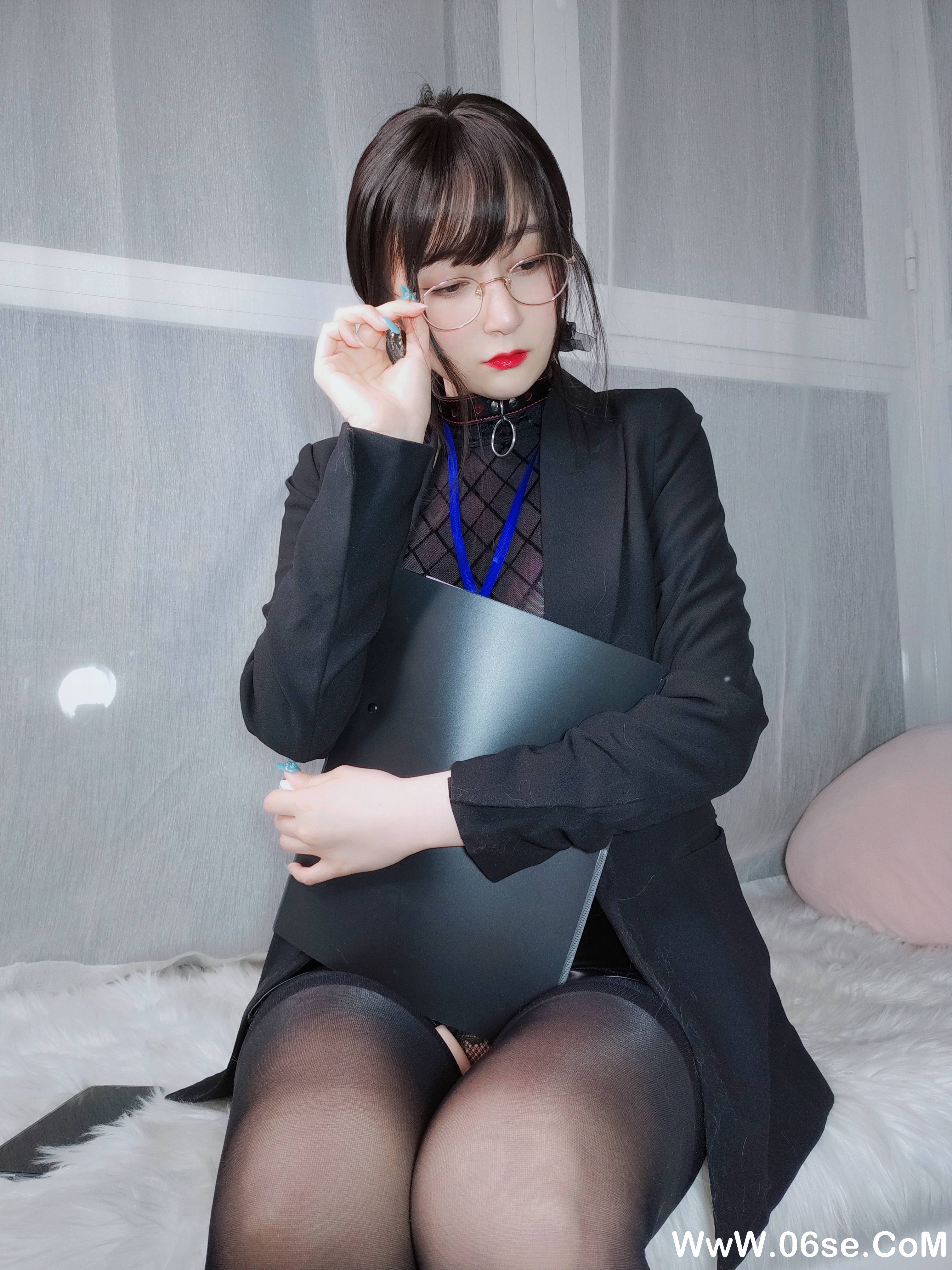 图片[4]-Coser小姐姐白银  NO.088– 黑丝情趣 [144P+8V1.22G]-六色网