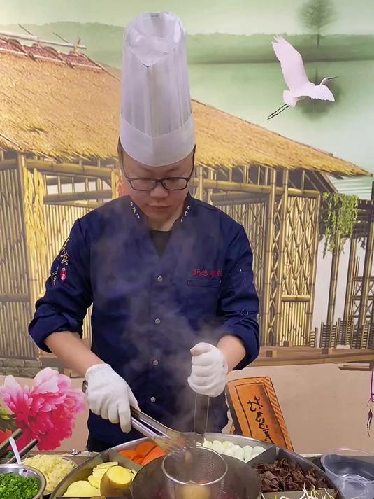 麻辣烫摆摊需要什么?设备便宜又实用,地摊创业轻松干!