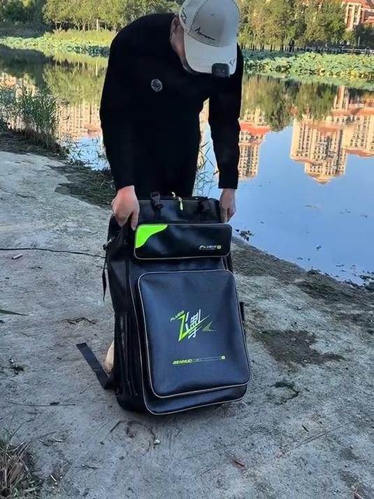 多功能钓鱼背包，防水耐磨大容量，钓椅鱼竿鱼护一包搞定