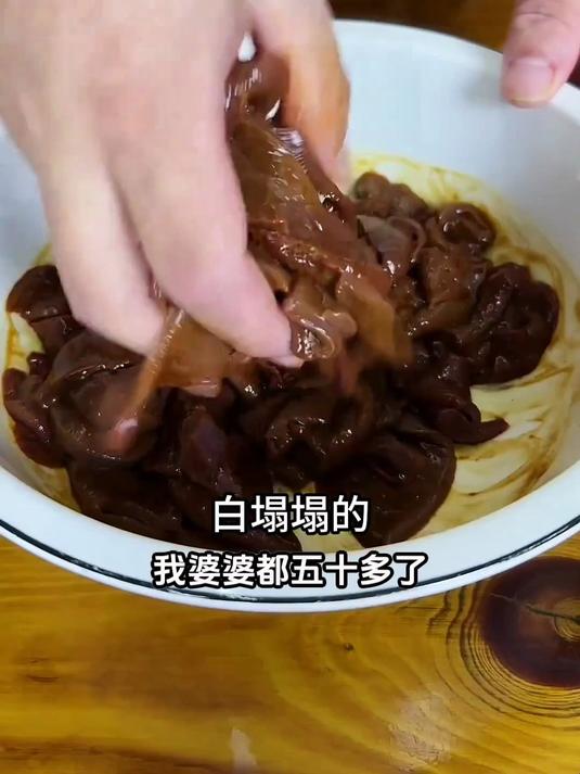 上班族养胃菜！菠菜炒猪肝温和护脾胃，吃嘛嘛香