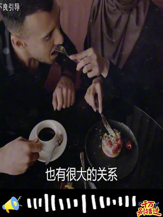 炒锅经过多代优化，传统锅具粘锅难清洗。28 厘米家用平底锅，双面不粘釉，不锈钢手柄防烫#炒