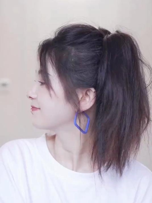 10秒！用鲨鱼夹徒手扎出喷泉高马尾