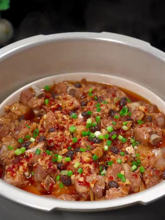 排骨买回来试试这个高压锅芋头