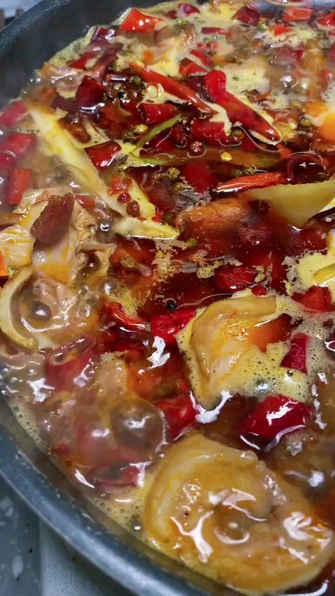 满满一锅香辣美味的猪肚鸡,这幸福感堪比被刘昊然表白!
