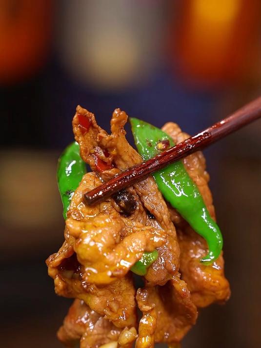 家里的辣椒炒肉怎么炒都没饭店那味道,其实关键就是野山椒豆豉酱