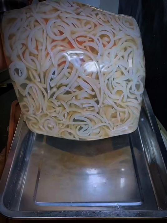 马上过年了今天给大家分享一个肉皮冻的做法