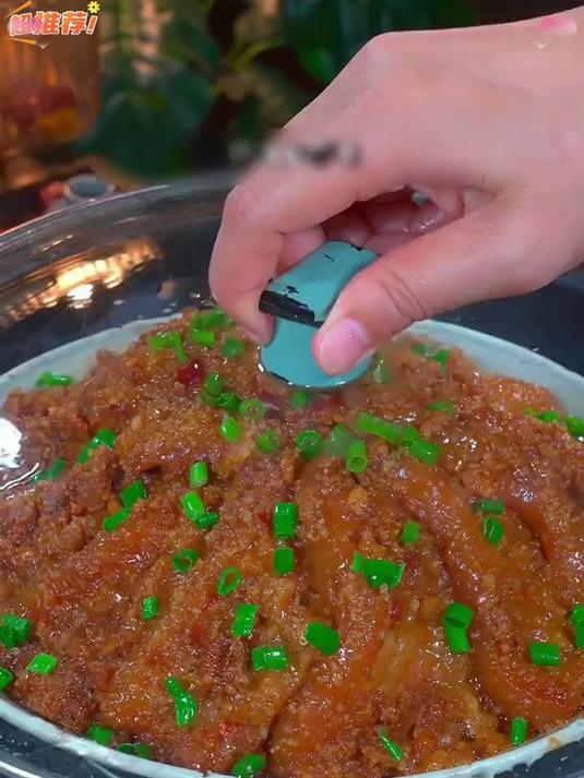 我是隔三差五的给孩子吃牛肉,做成粉蒸牛肉,又软烂又简单